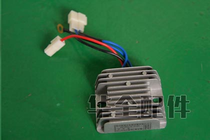 9GF-LE開式柴油發(fā)電機(jī)組穩(wěn)壓器電子調(diào)節(jié)器橋硅